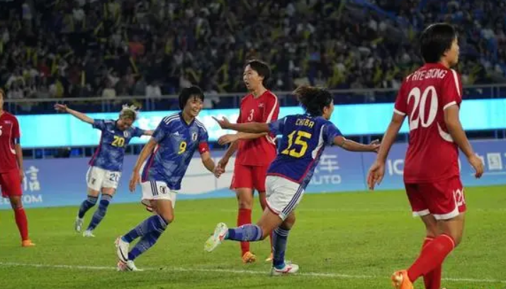 包含英国女足勇夺金牌，实力无敌的词条