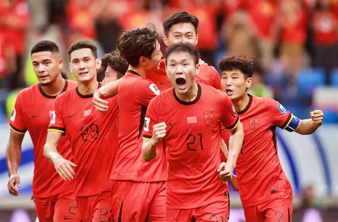 包含今晚焦点：国足夺冠，关键一战的词条