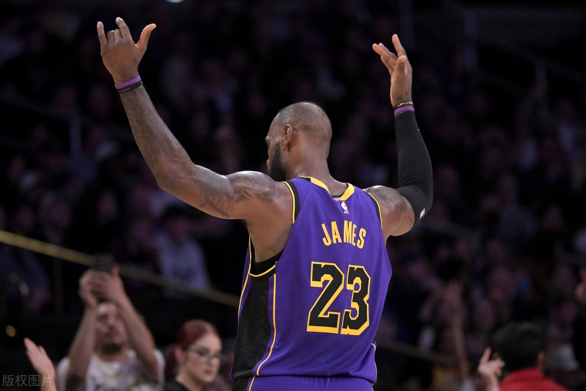 马刺鏖战篮网，詹姆斯高光表现