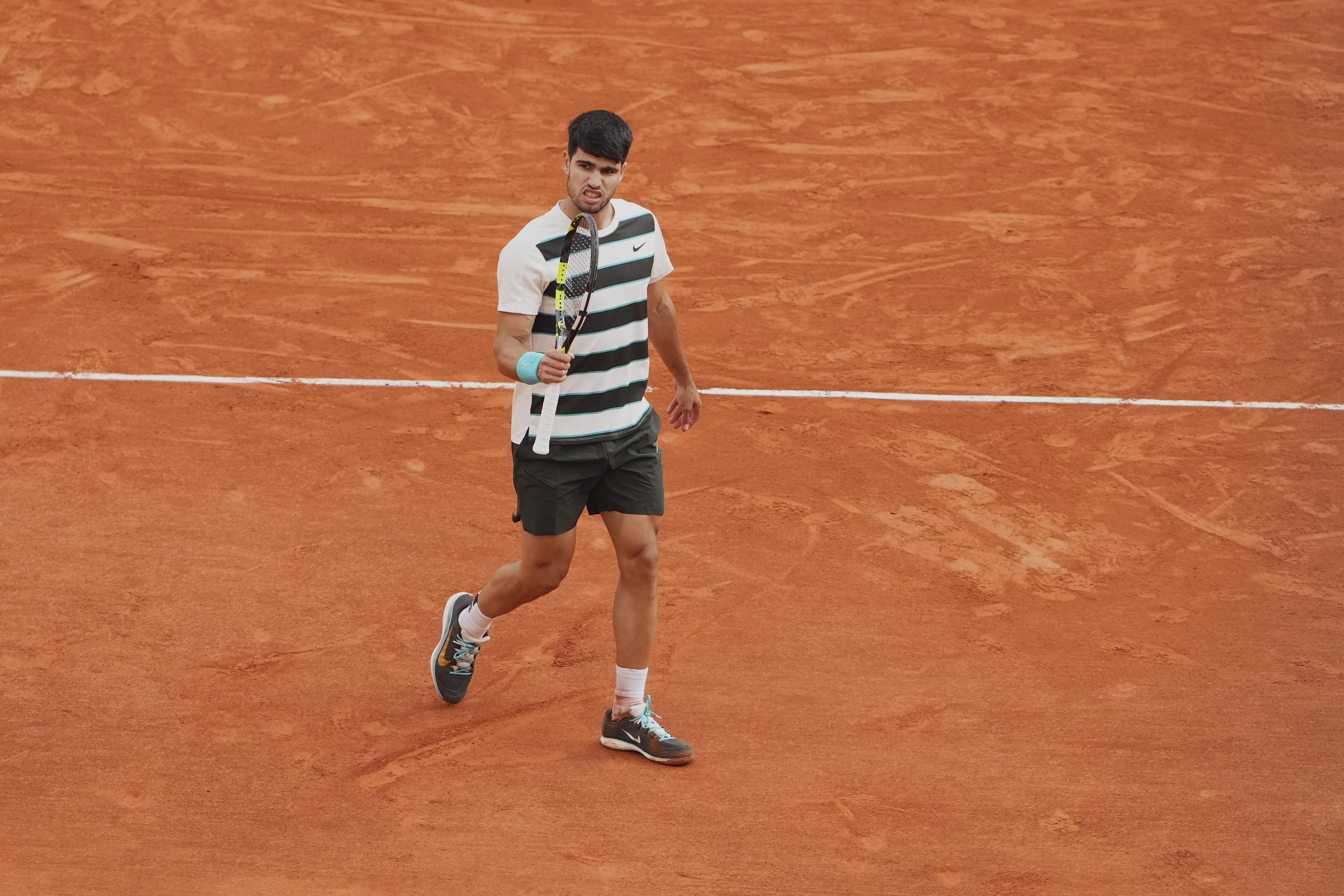 开云体育入口-关于美国网球队险胜澳大利亚网球队，阿尔卡拉斯惊艳世界的信息