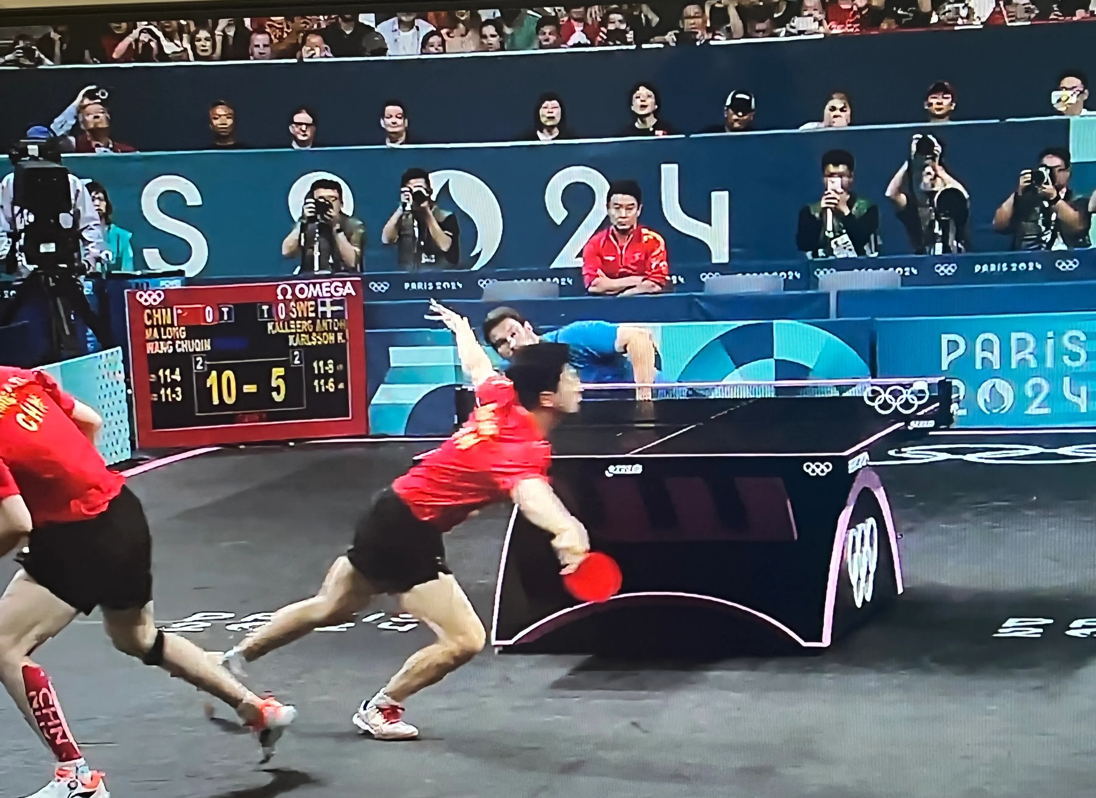 乒乓球决赛震撼开打，巅峰对决引爆全场的简单介绍