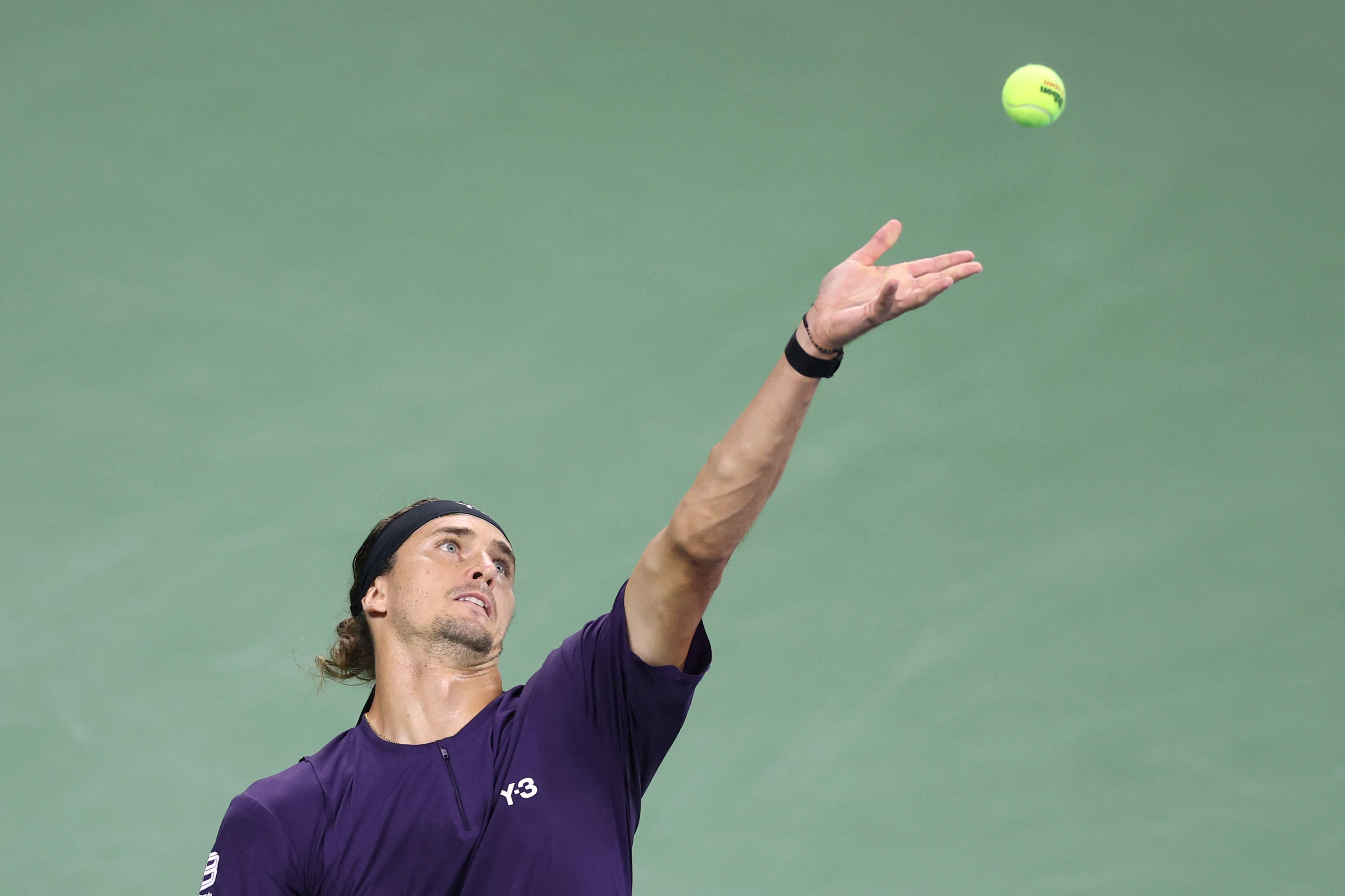 开云体育-美网险胜澳网，兹维列夫高光表现