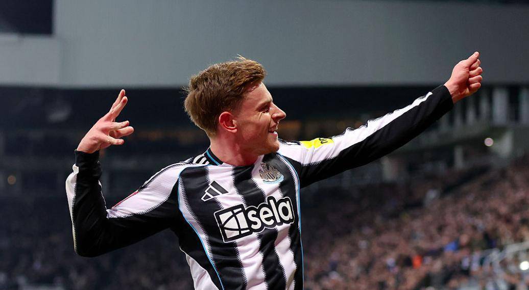 曼城强势晋级加拿大，蒂亚戈在季后赛抢七接管比赛