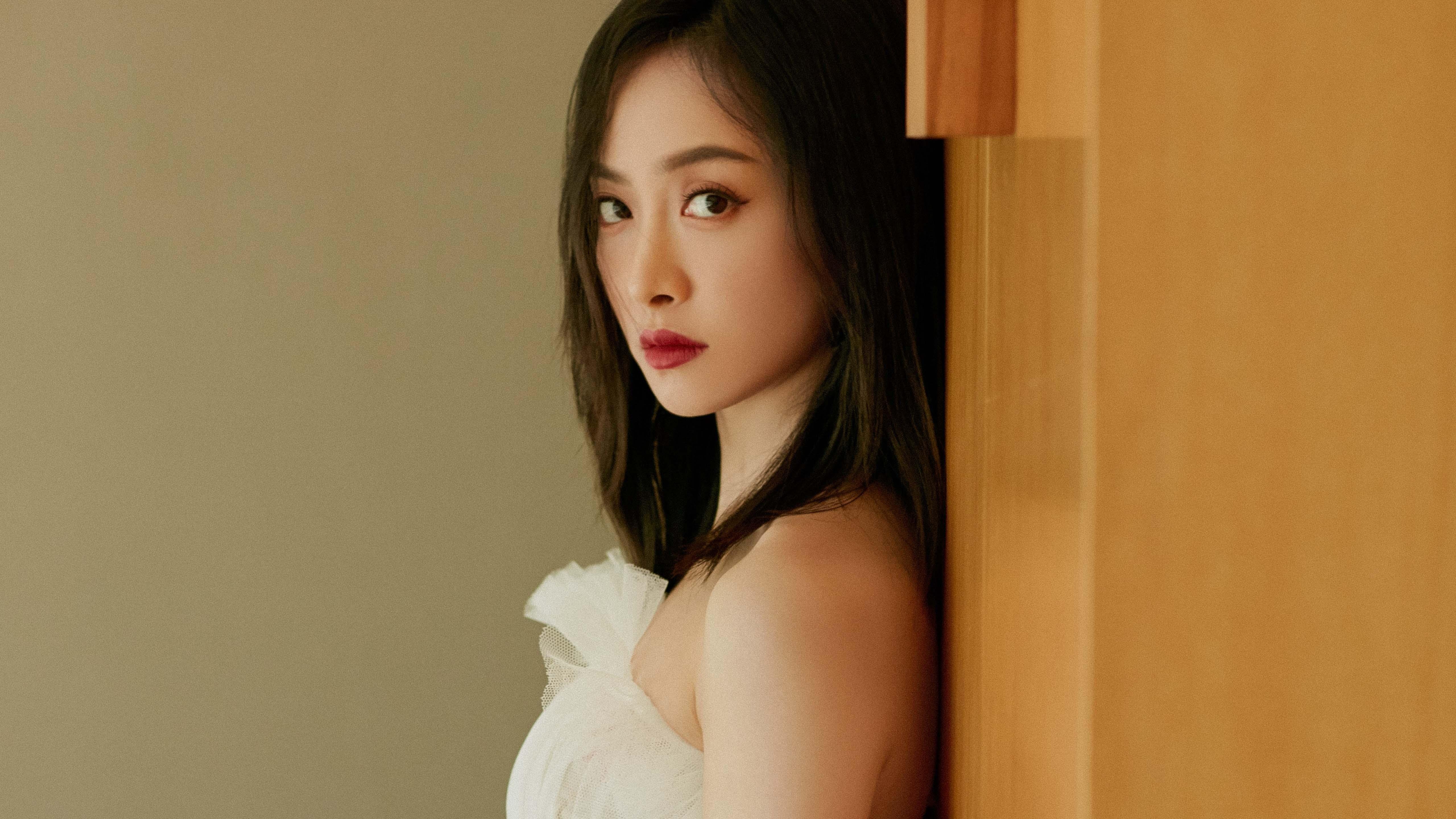 赛道与绿茵场的双重奏，F1年度争冠白热化，利物浦横扫瑞典显霸气